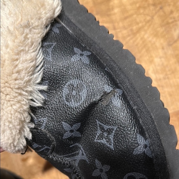 UGG x Louis Vuitton slippers - Picture 7 of 9